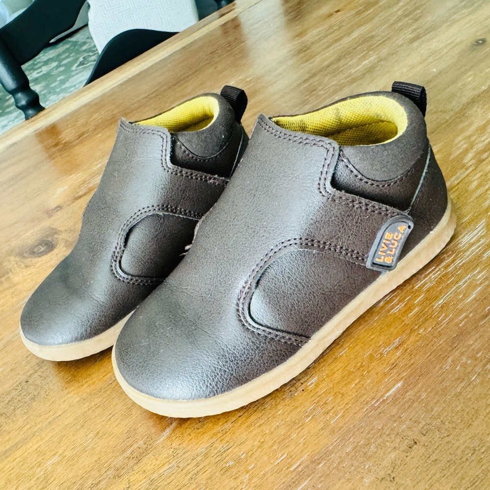 Livie and Luca. Boys brown boots. Size 9. EUC.